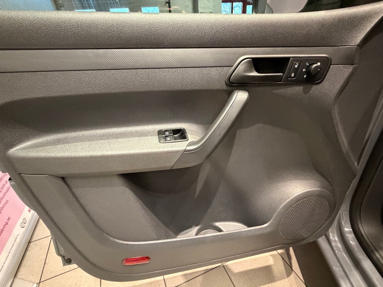 Volkswagen Caddy 1.6 TDI 2011, bild 6/9