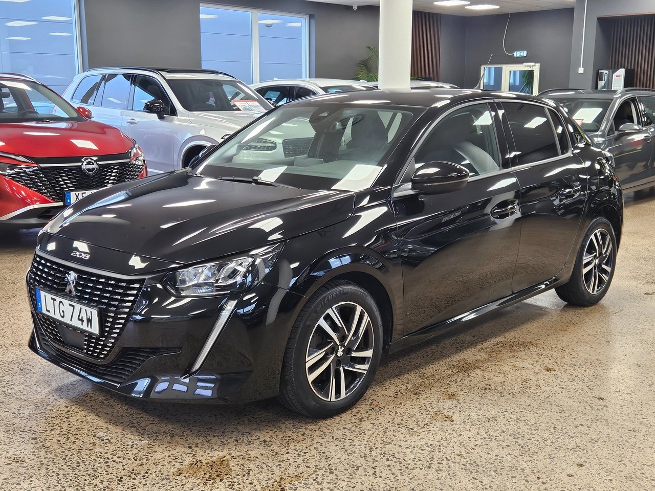 Peugeot 208 1.2 PureTech 100 Allure 2023, bild 3/10