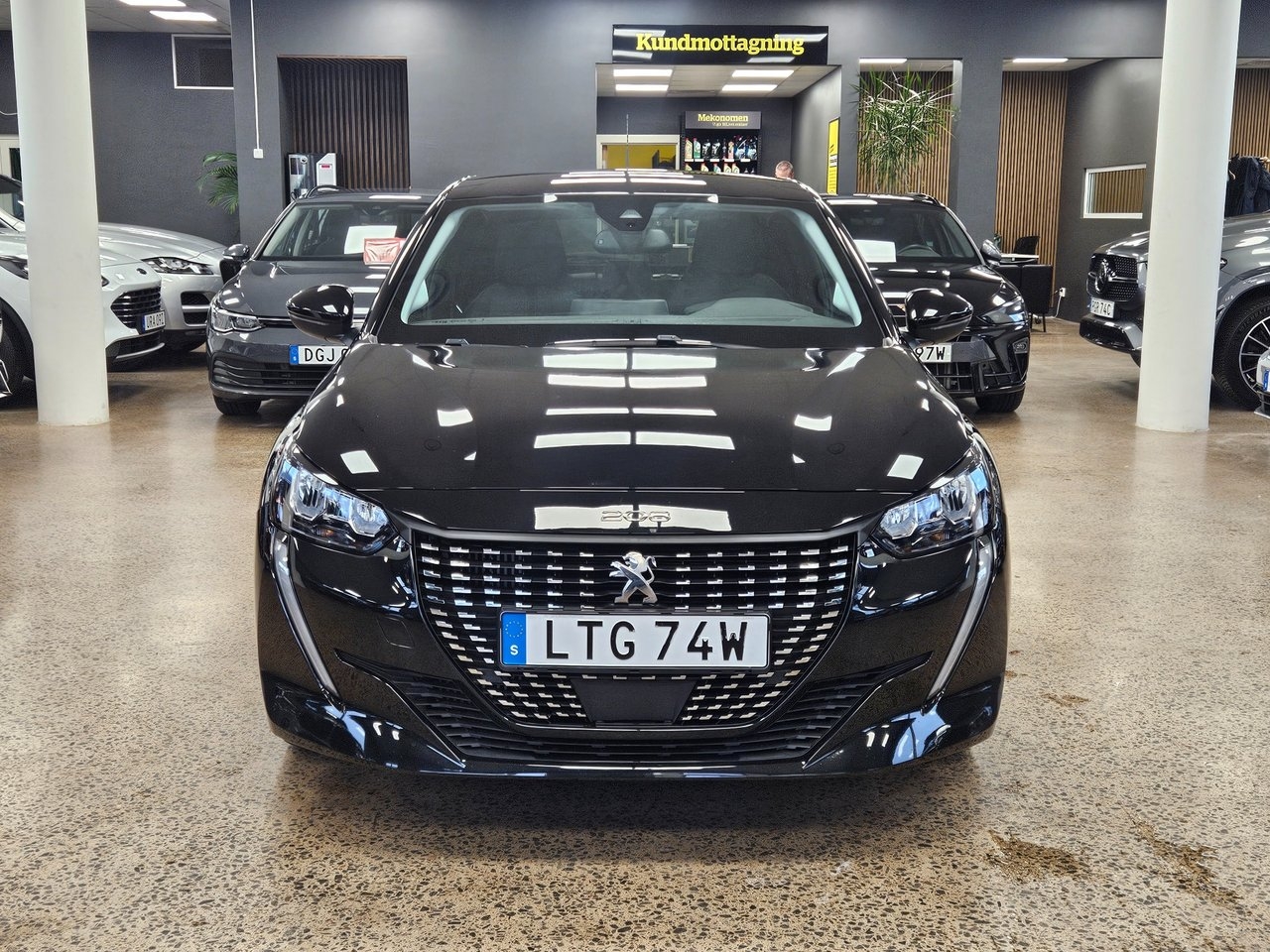 Peugeot 208 1.2 PureTech 100 Allure 2023, bild 2/10