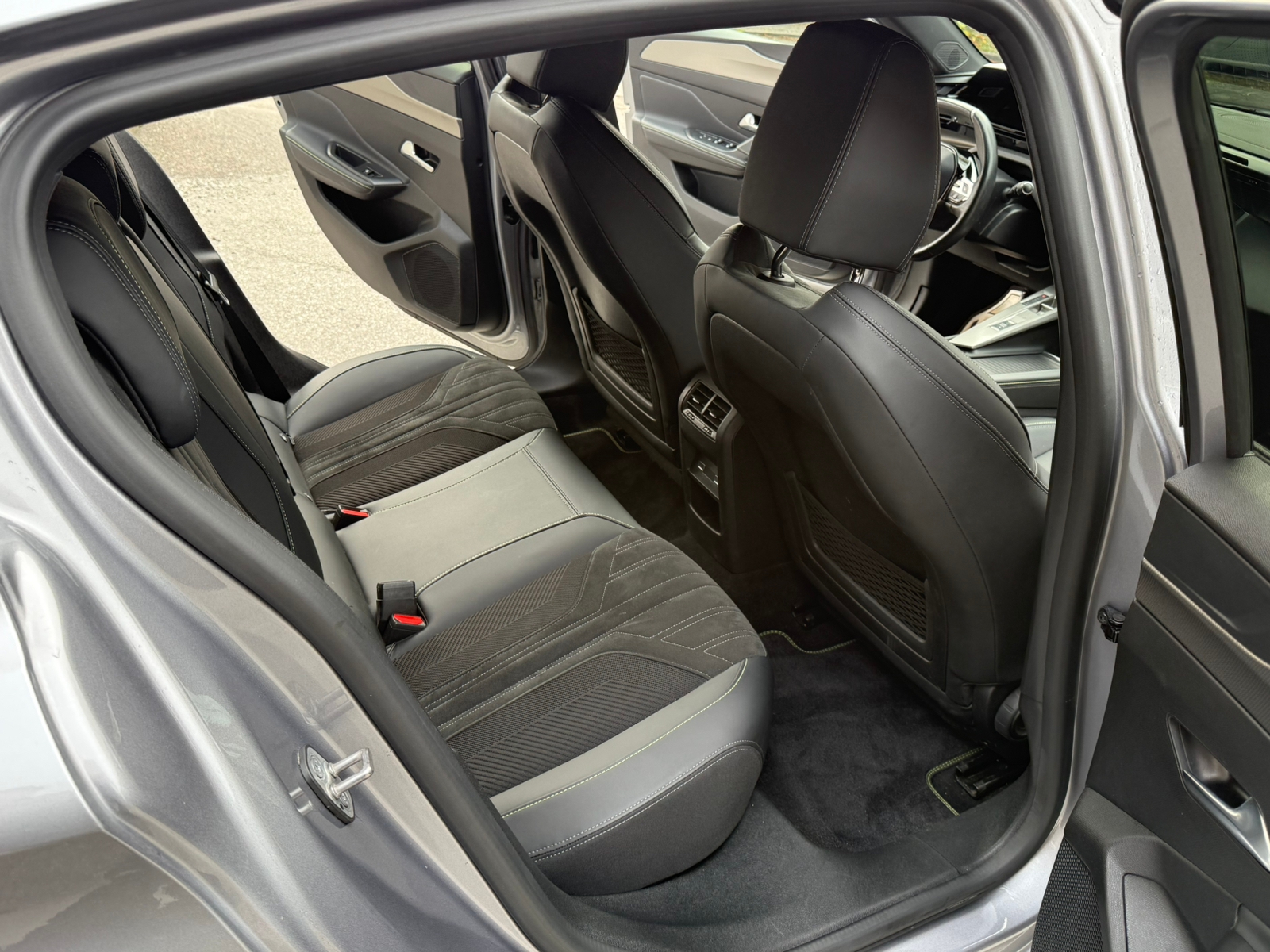 Peugeot 308 1.2 PureTech 130 GT Line 2024, bild 6/10