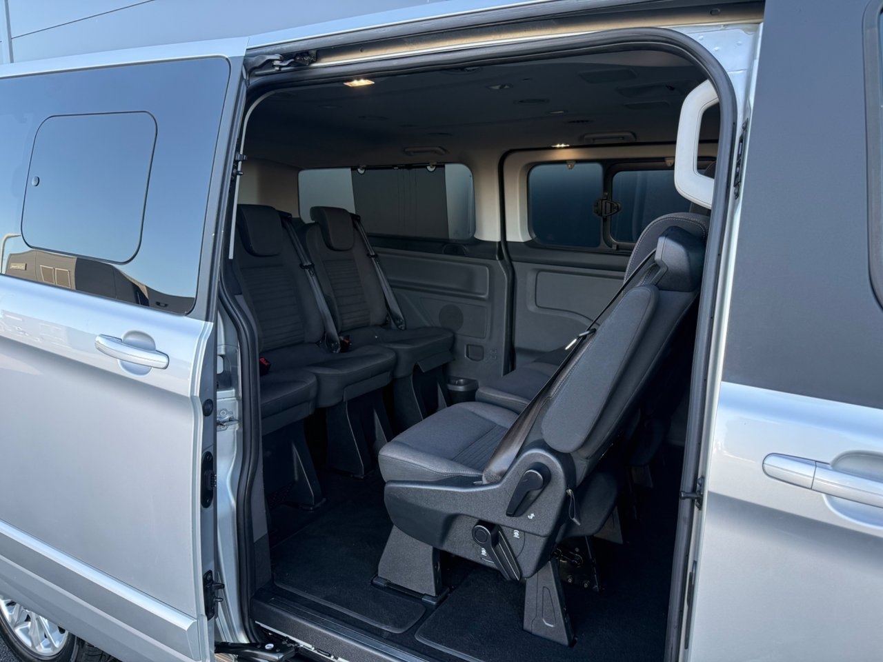 Ford Tourneo Custom 2019, bild 4/10