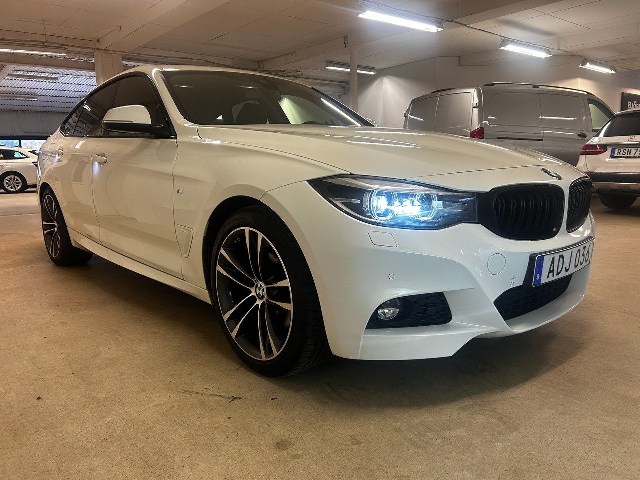 BMW 330i M Sport 2017, bild 3/10