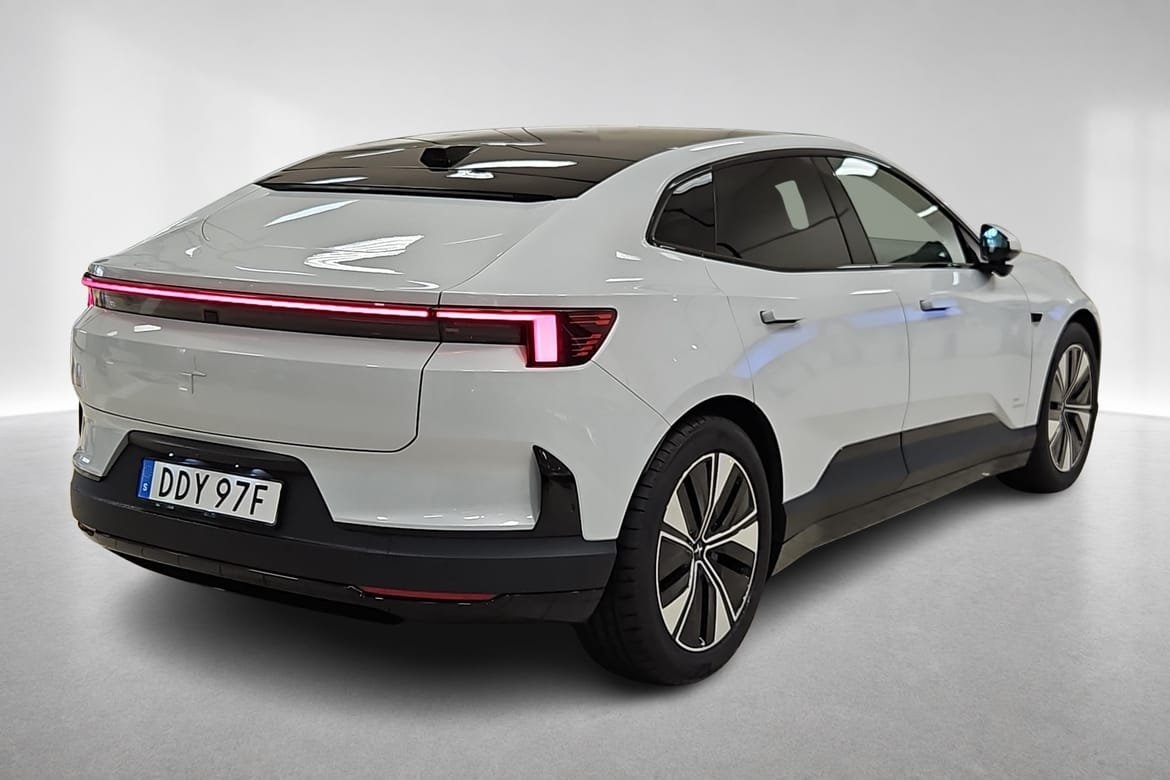 Polestar 4 Long Range Business 2026, kuva 9/10