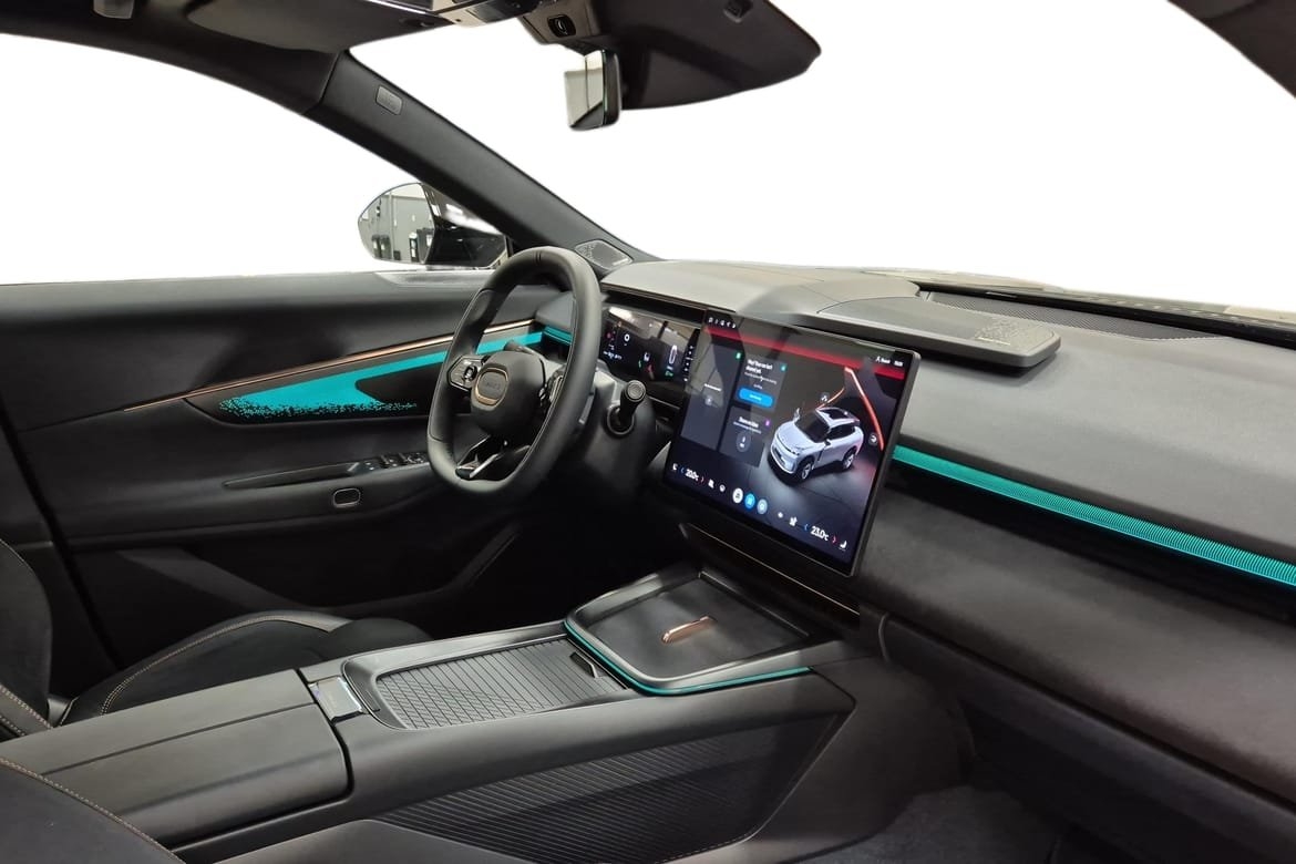 Lynk & Co 08 1.5TD PHEV More 2025, bild 4/10