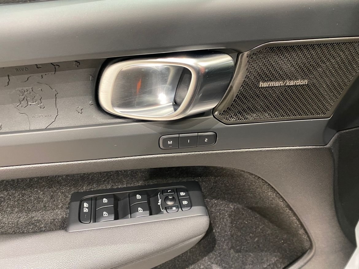 Volvo EX40 Extended Range Ultra 2025, kuva 9/10