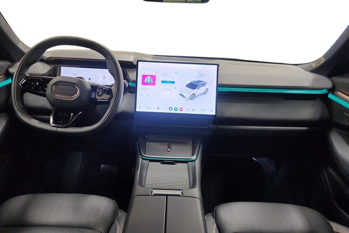 Lynk & Co 08 1.5TD PHEV More 2025, bild 5/10