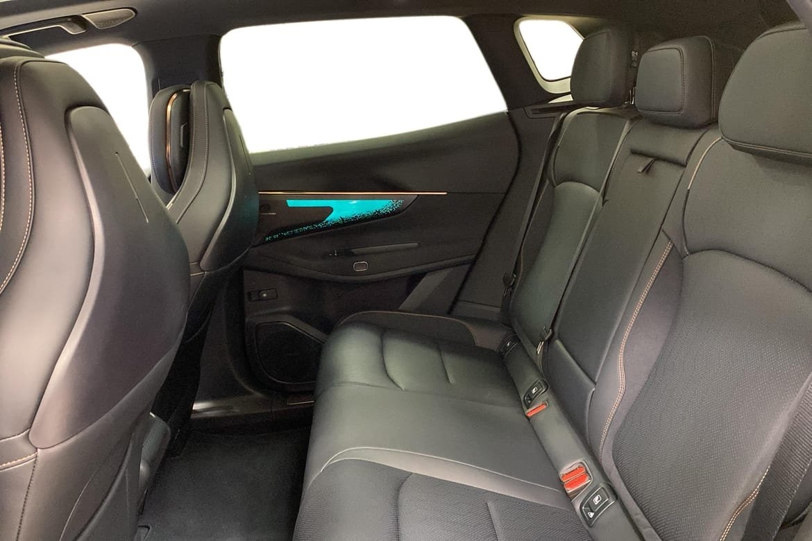 Lynk & Co 08 1.5TD PHEV More 2025, bild 6/10
