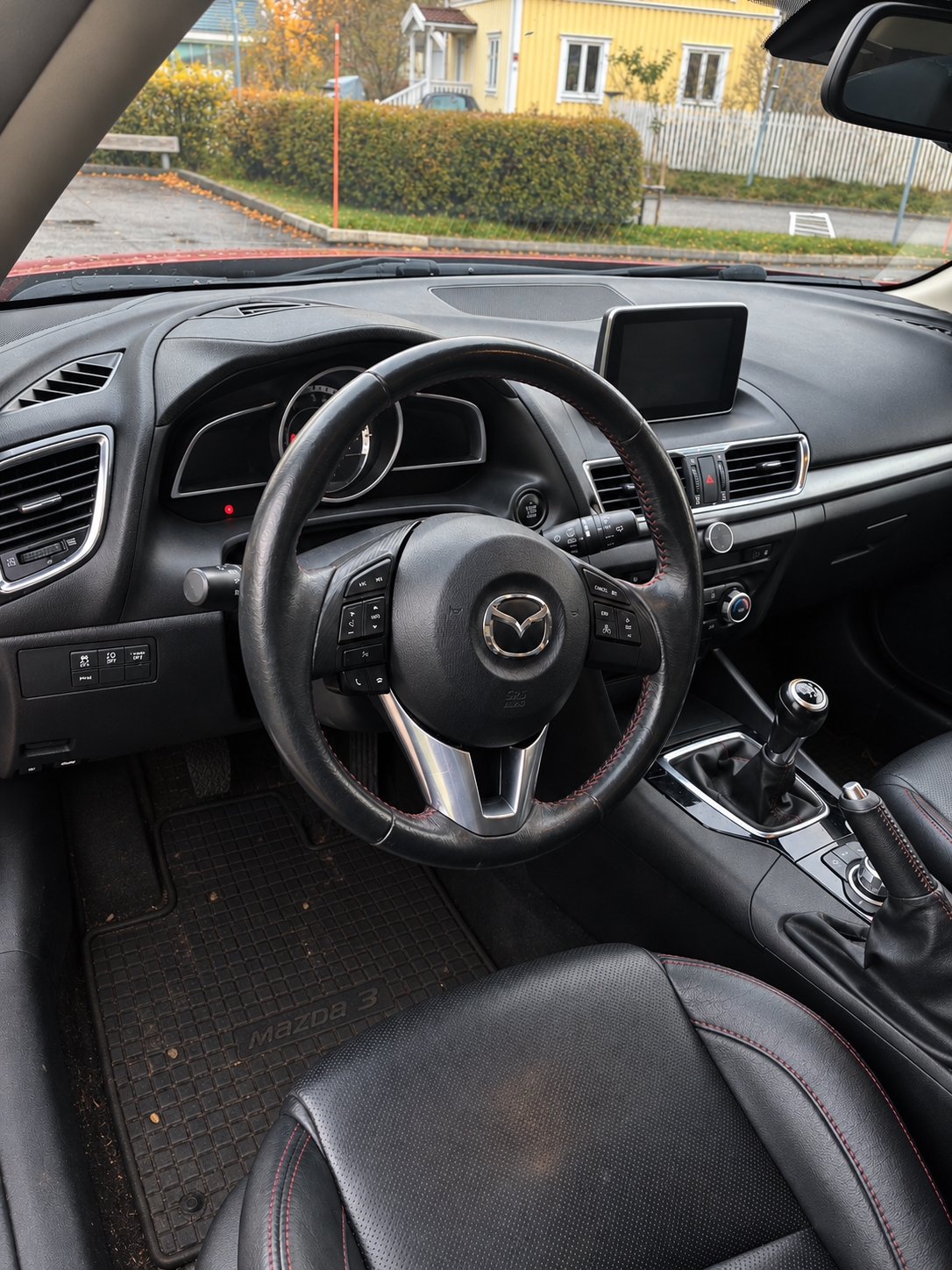 Mazda 3 SKYACTIV-G 165 2015, bild 2/4