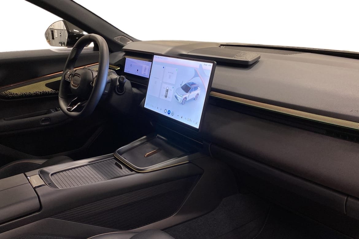 Lynk & Co 08 1.5TD PHEV More 2025, bild 4/10