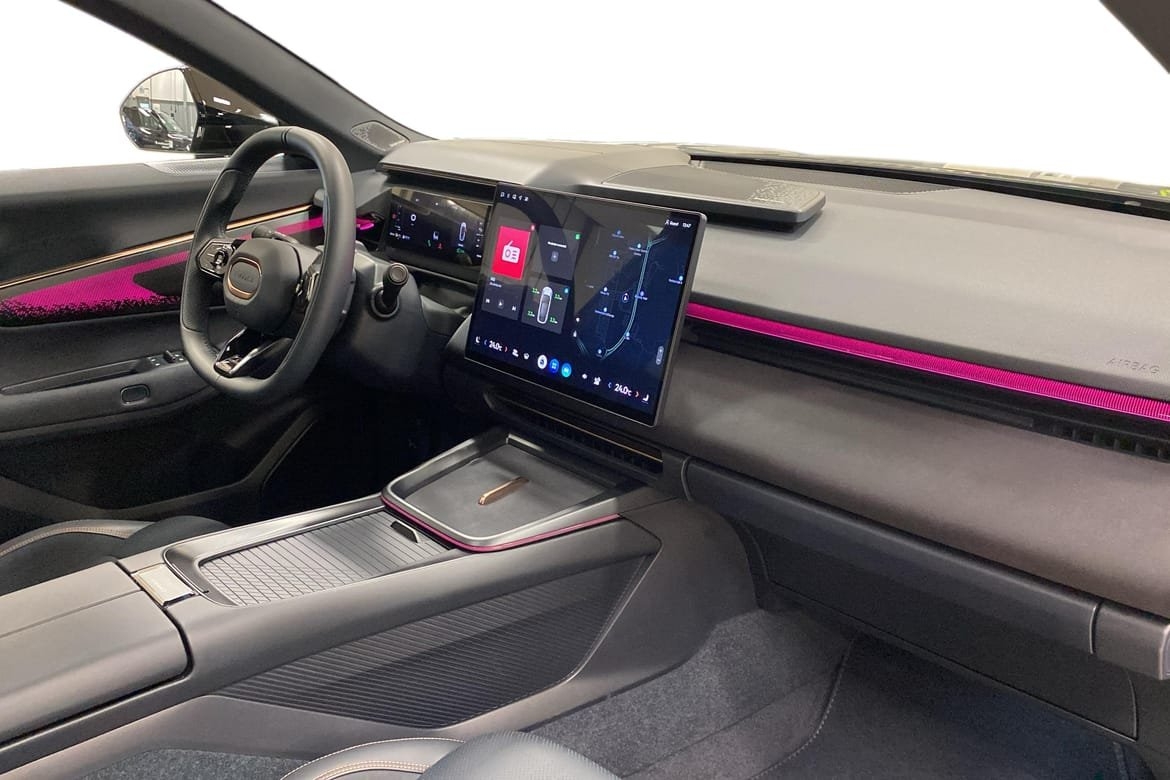 Lynk & Co 08 1.5TD PHEV More 2025, bild 4/10