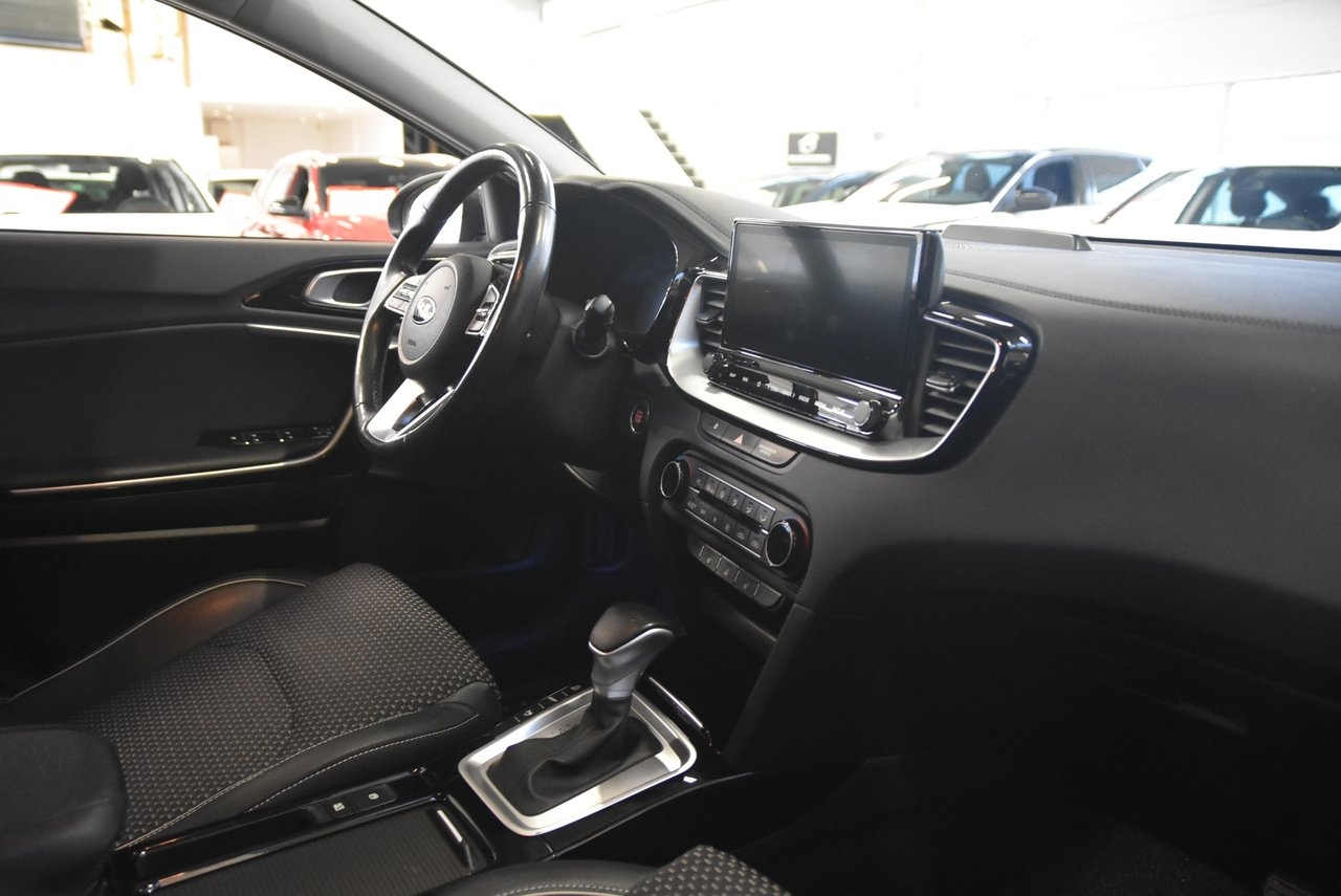 Kia XCeed 1.6 GDI Plug-in-Hybrid 2021, photo 9/10