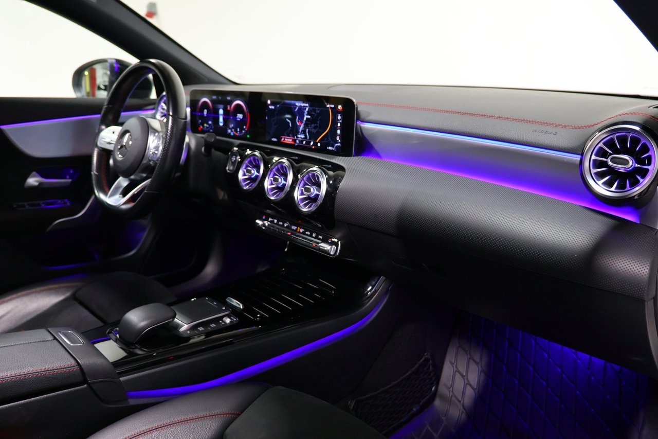 Mercedes-Benz CLA 180 AMG 2020, bild 9/10