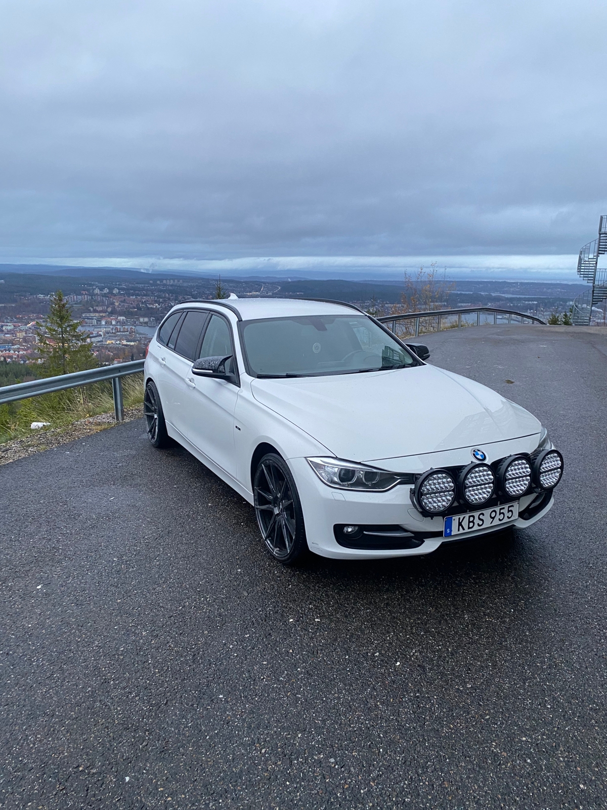 BMW 318d 2014, bild 2/10