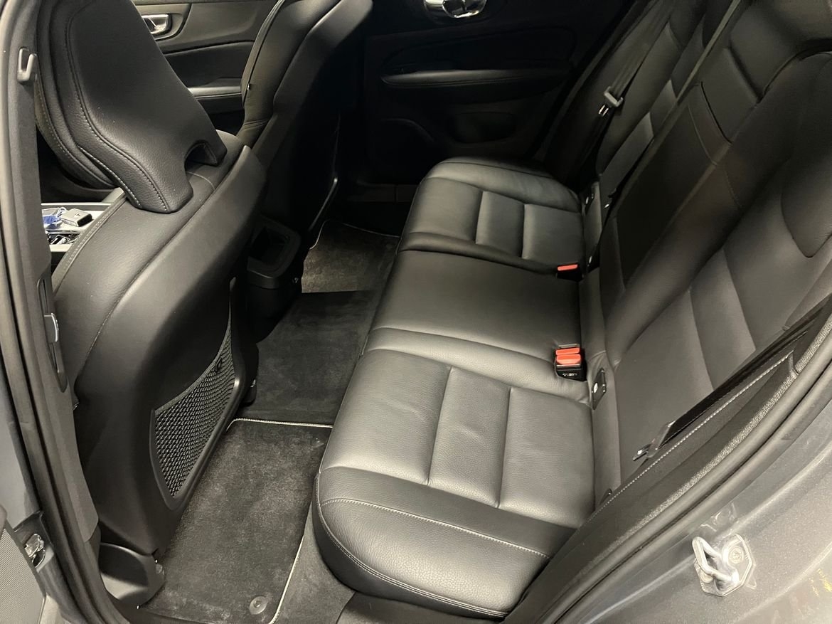 Volvo V60 D4 R Design 2019, photo 9/10