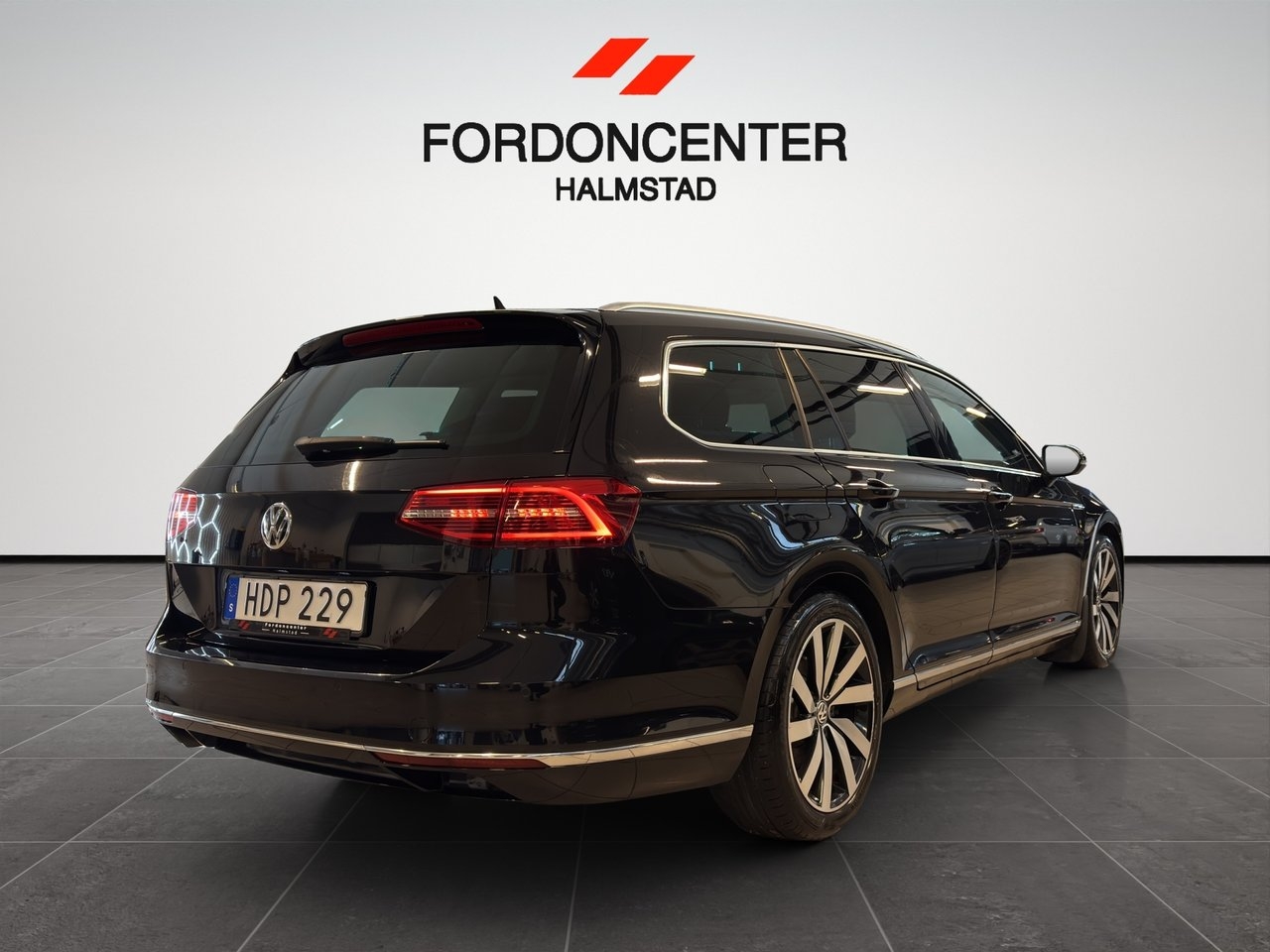 Volkswagen Passat 2.0 TDI SCR 2016, bild 6/10