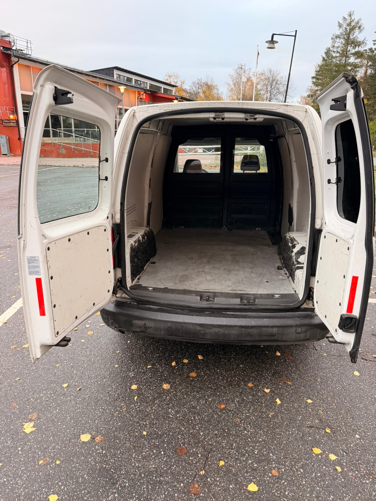 Volkswagen Caddy Maxi 1.6 TDI 2012, photo 9/10