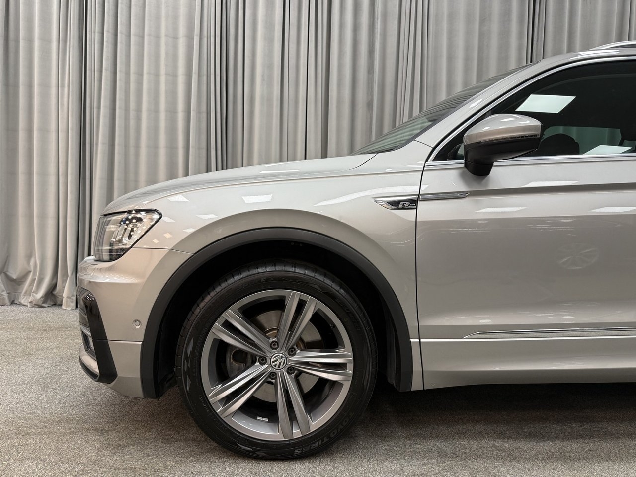Volkswagen Tiguan 2.0 TSI R-Line 2020, bild 4/10