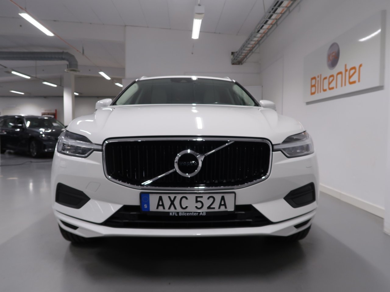 Volvo XC60 Momentum 2020, photo 9/10