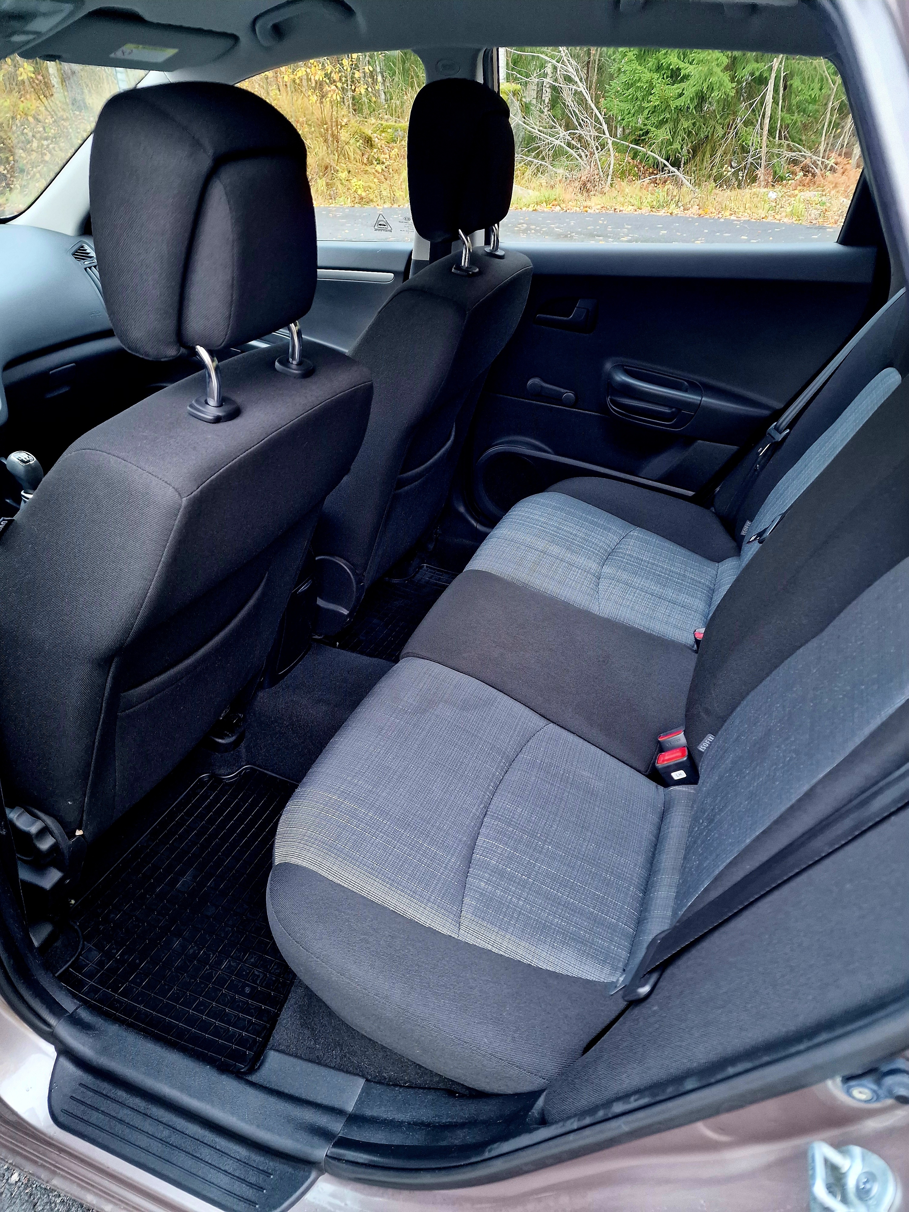 Kia Ceed 2010, bild 5/8