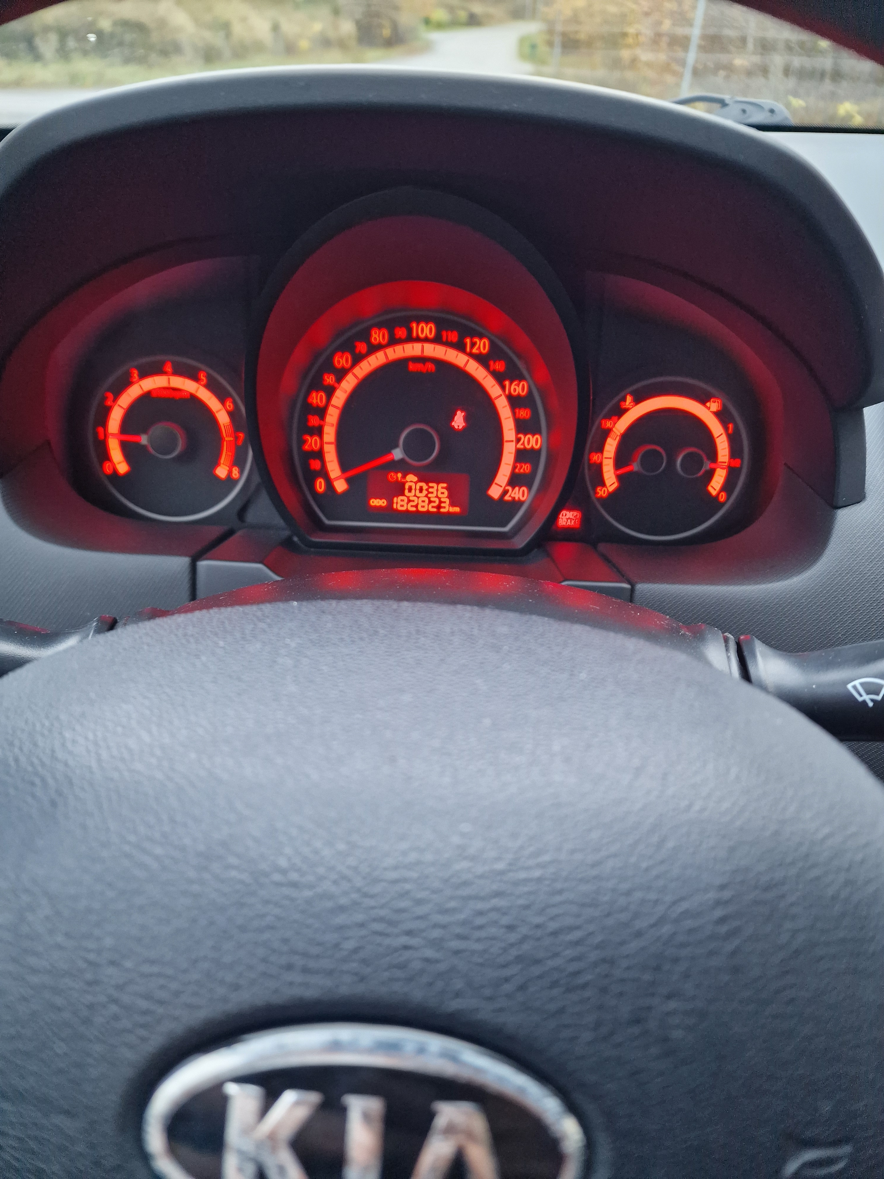 Kia Ceed 2010, bild 7/8