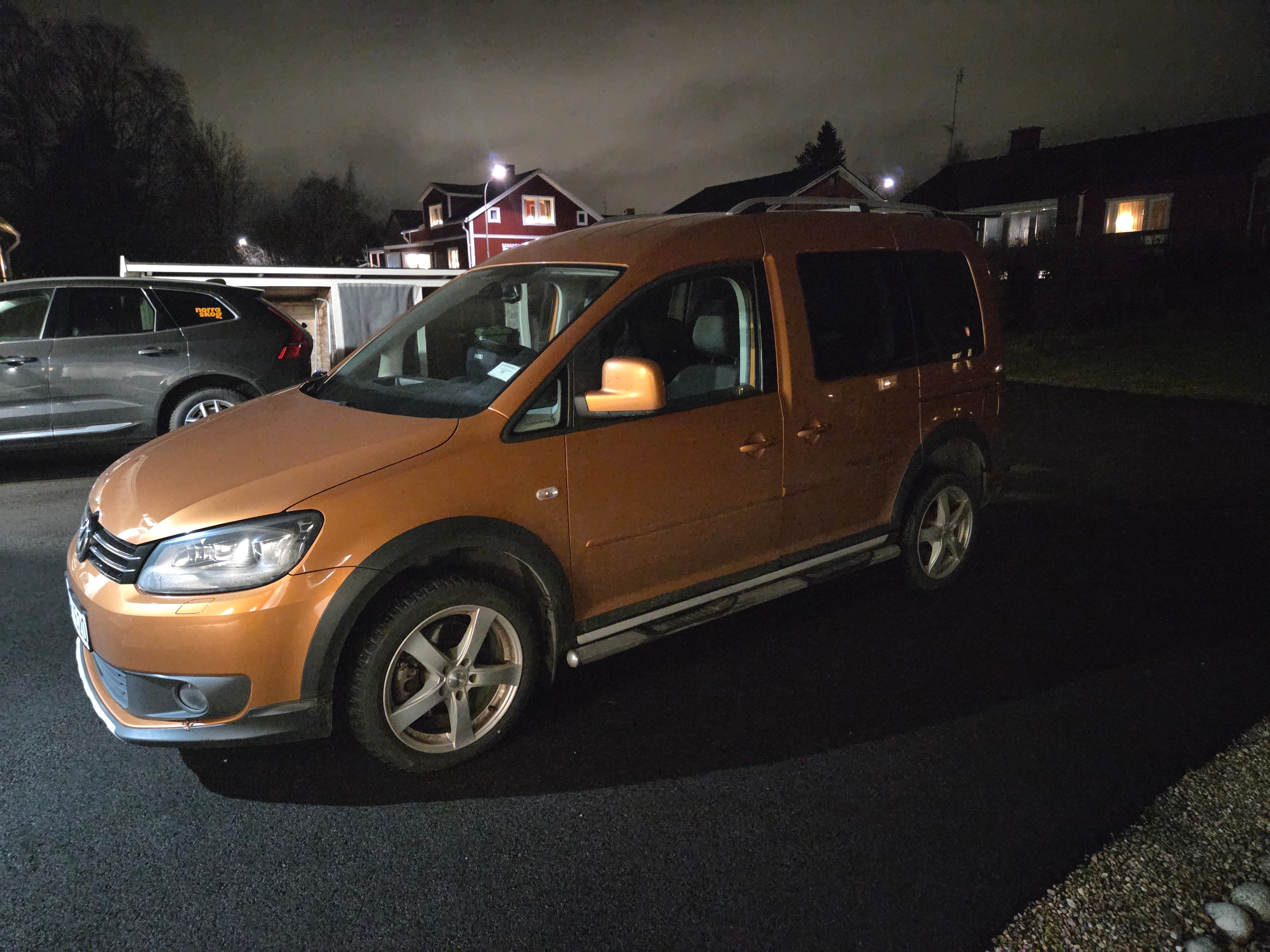 Volkswagen Caddy Cross 2.0 TDI 2014, bild 3/4