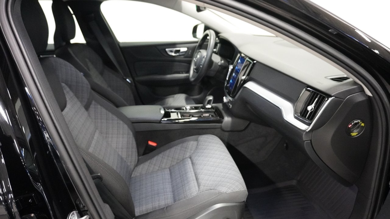 Volvo V60 T6 Core 2023, photo 9/10