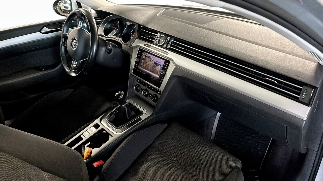 Volkswagen Passat 2018, bild 3/10
