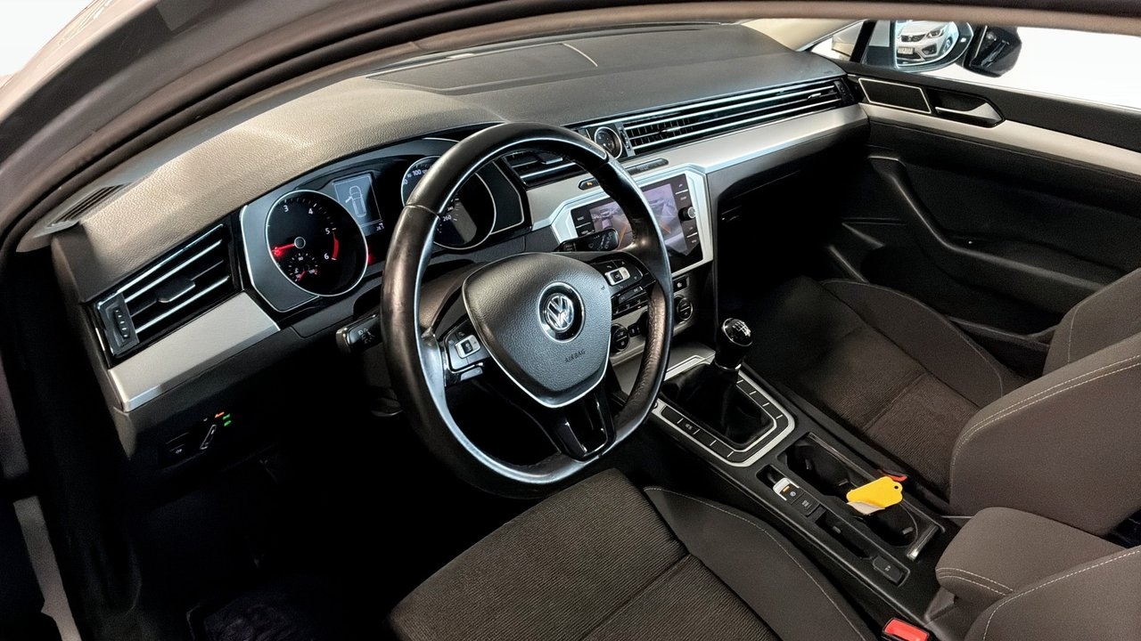 Volkswagen Passat 2018, bild 4/10