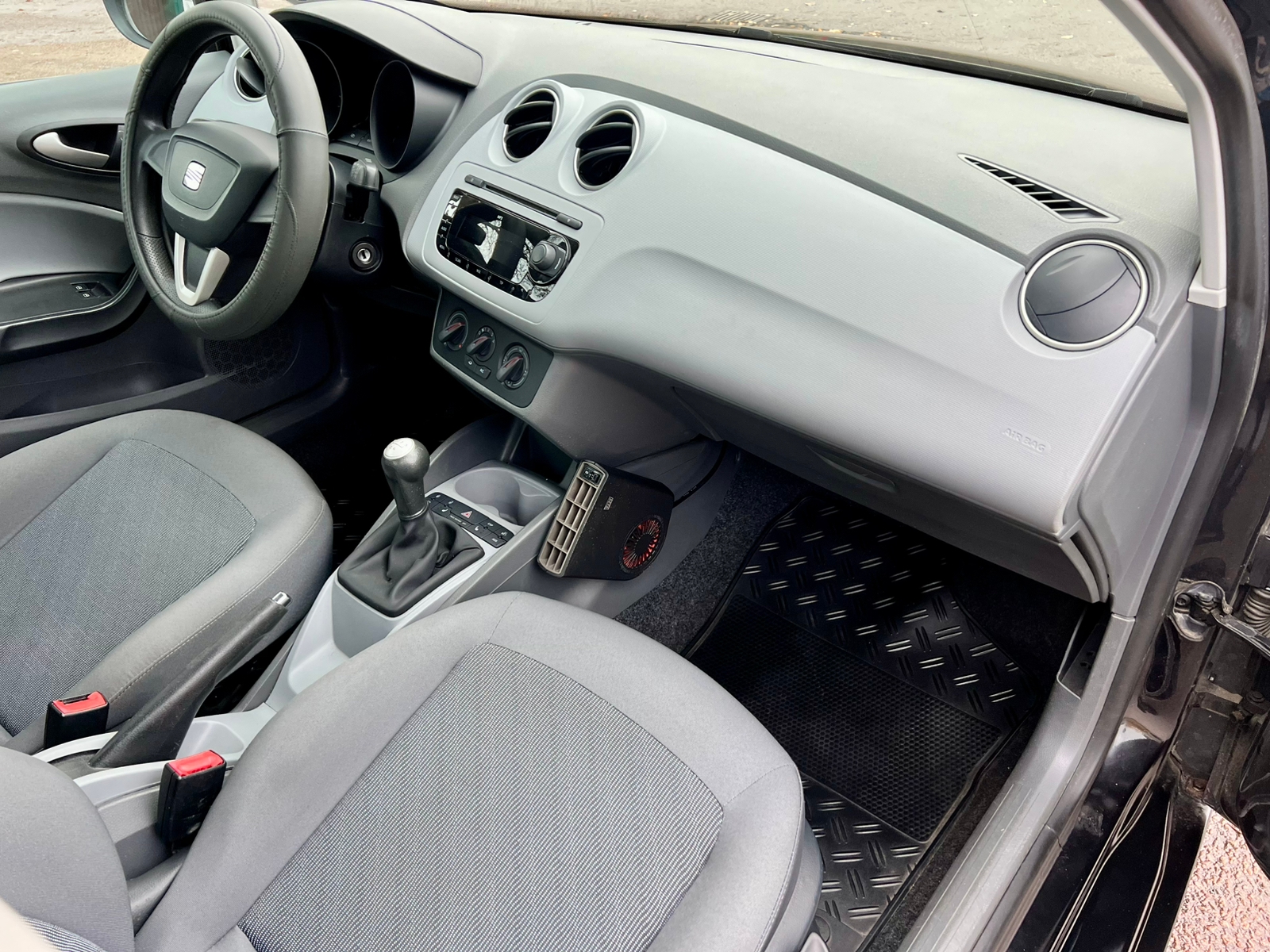 Seat Ibiza 1.4 16V 2010, bild 6/8