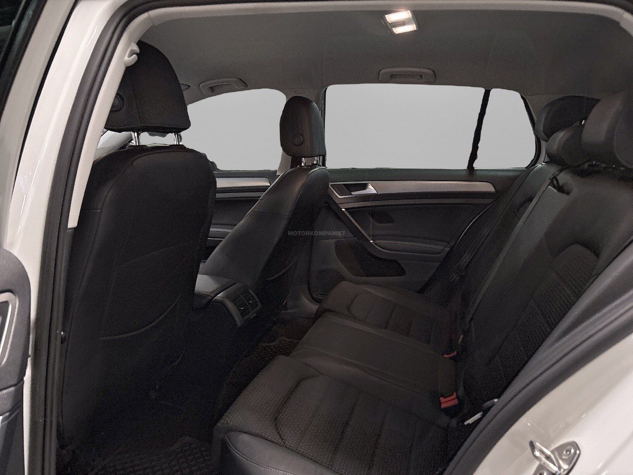 Volkswagen Golf 1.6 TDI 2016, photo 9/10