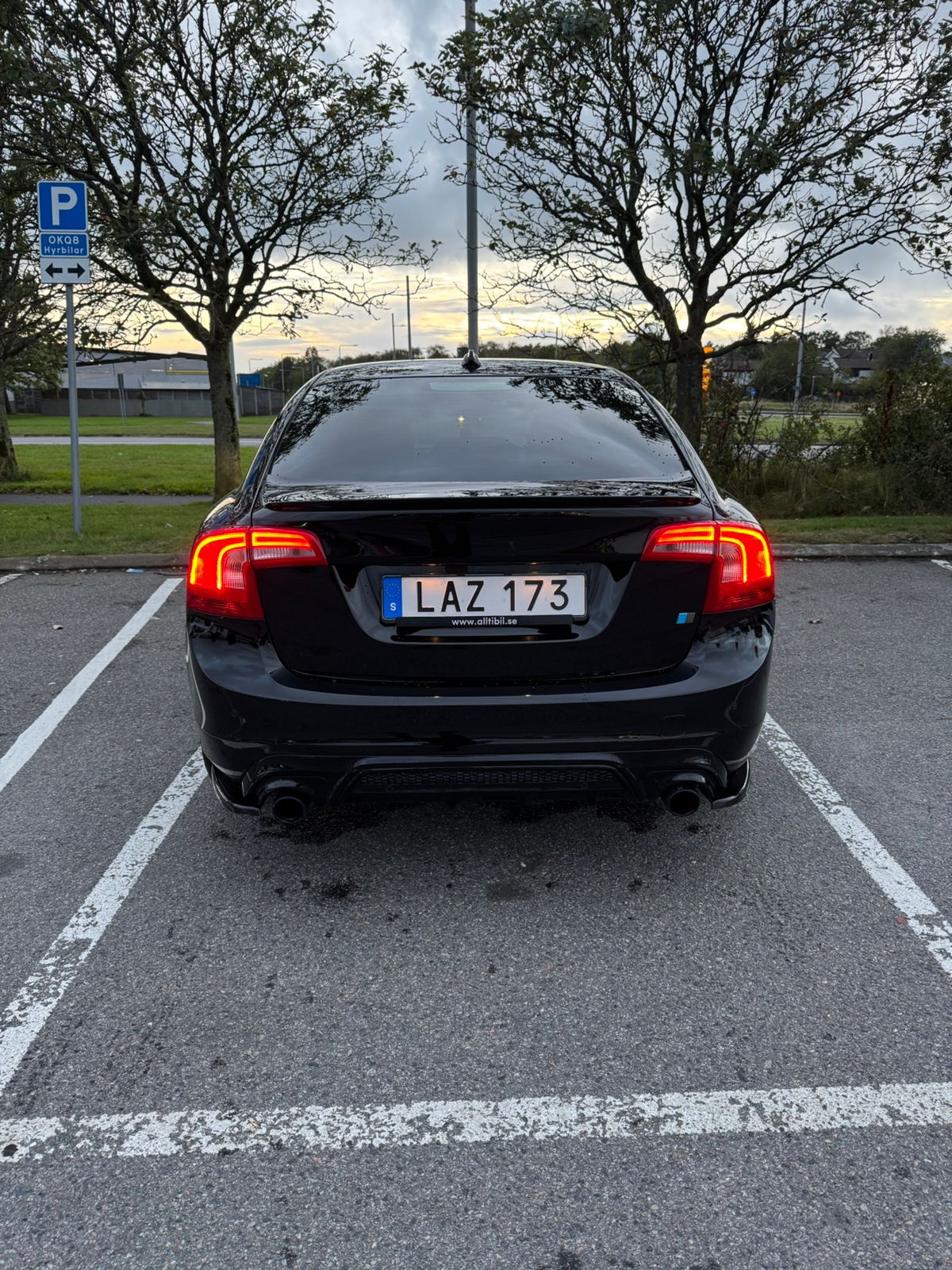Volvo S60 D4 R Design 2016, bild 2/8