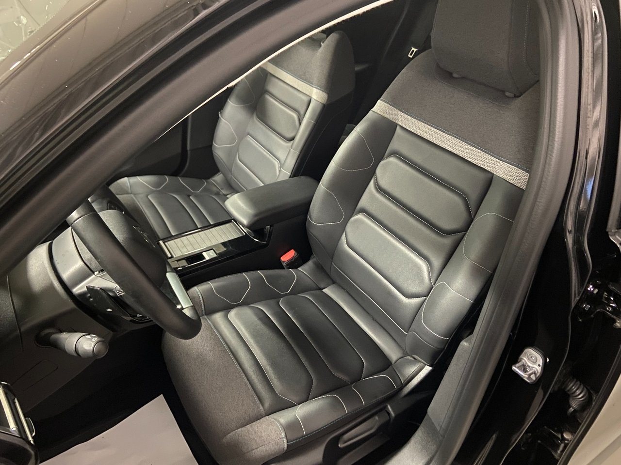 Citroen C4 X Shine 2023, bild 7/10