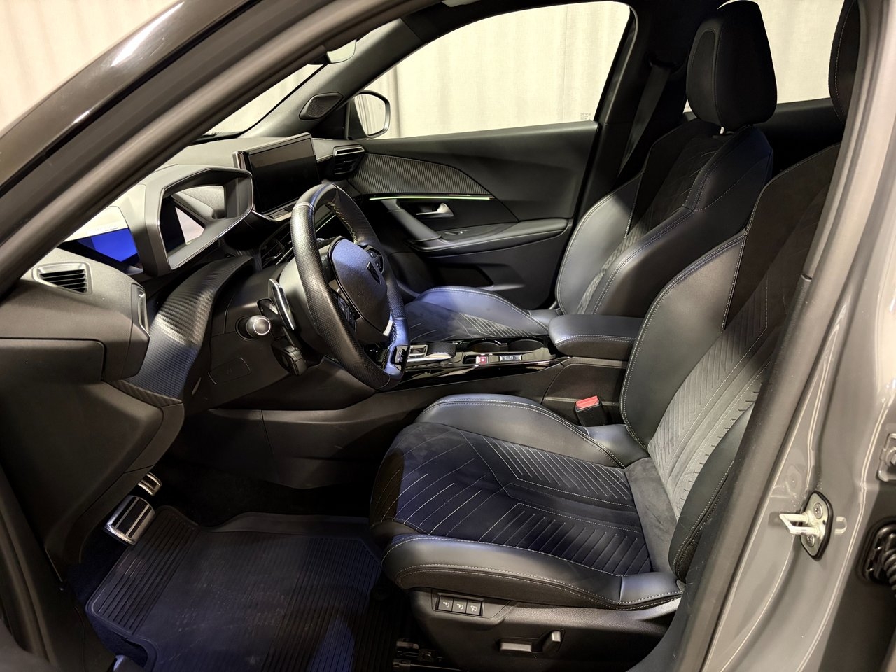 Peugeot 2008 1.2 PureTech 130 GT 2023, bild 7/10