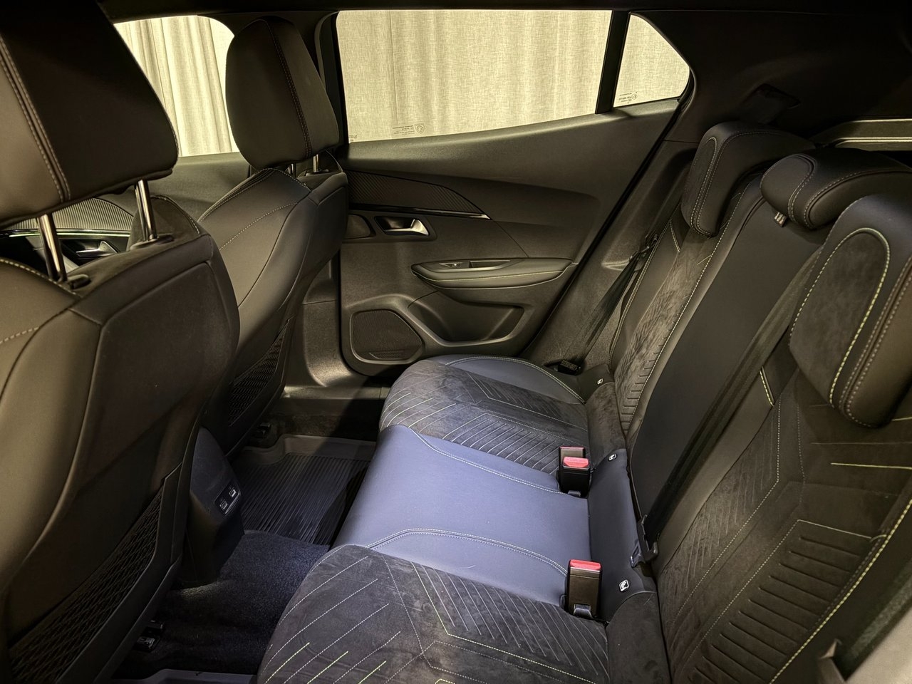 Peugeot 2008 1.2 PureTech 130 GT 2023, bild 6/10
