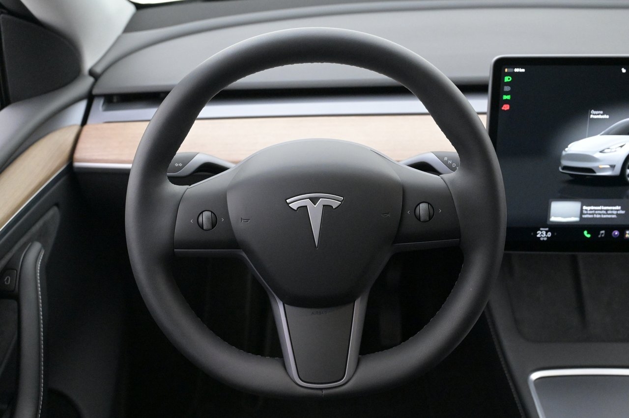 Tesla Model Y 2023, bild 7/10