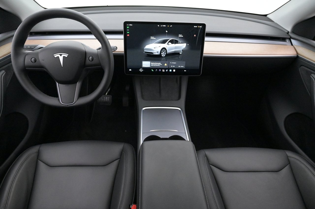Tesla Model Y 2023, bild 6/10