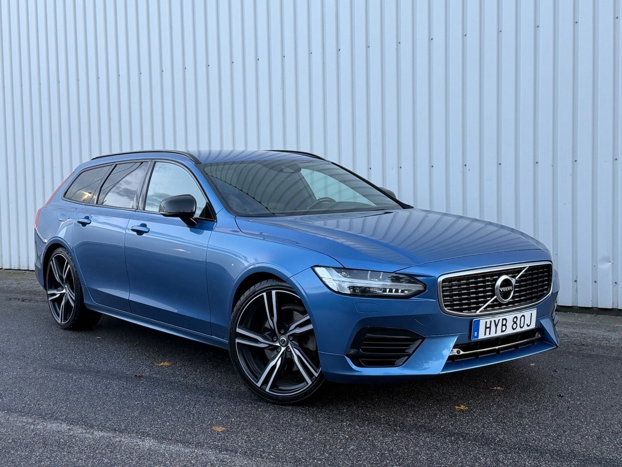 Volvo V90 T8 R Design 2020, bild 2/10
