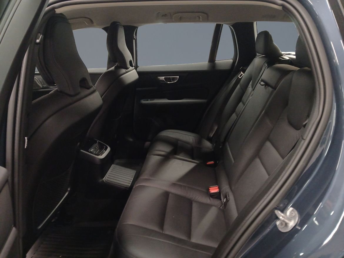 Volvo V60 T6 Plus Dark Nordic 2026, bild 7/10