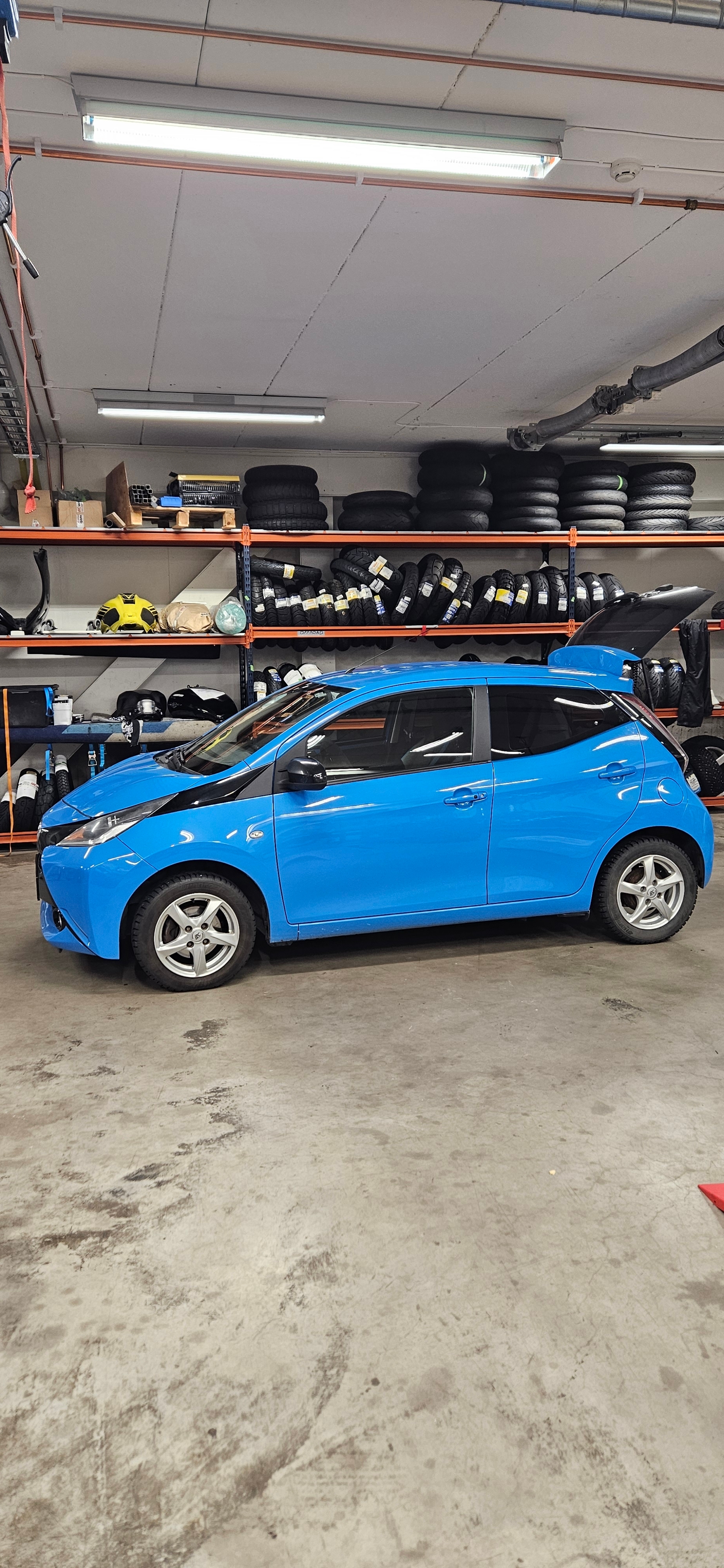 Toyota Aygo 2016, bild 2/6