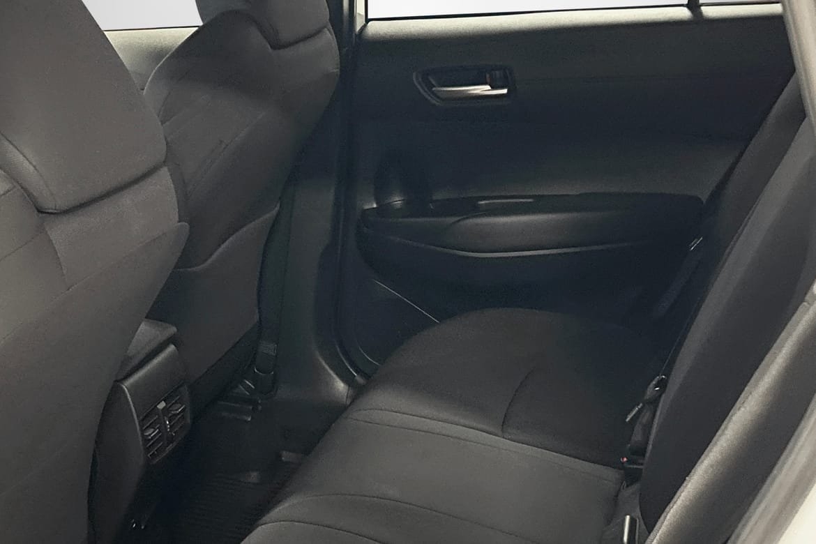 Toyota Corolla Cross 2.0 Hybrid Style 2023, bild 6/10