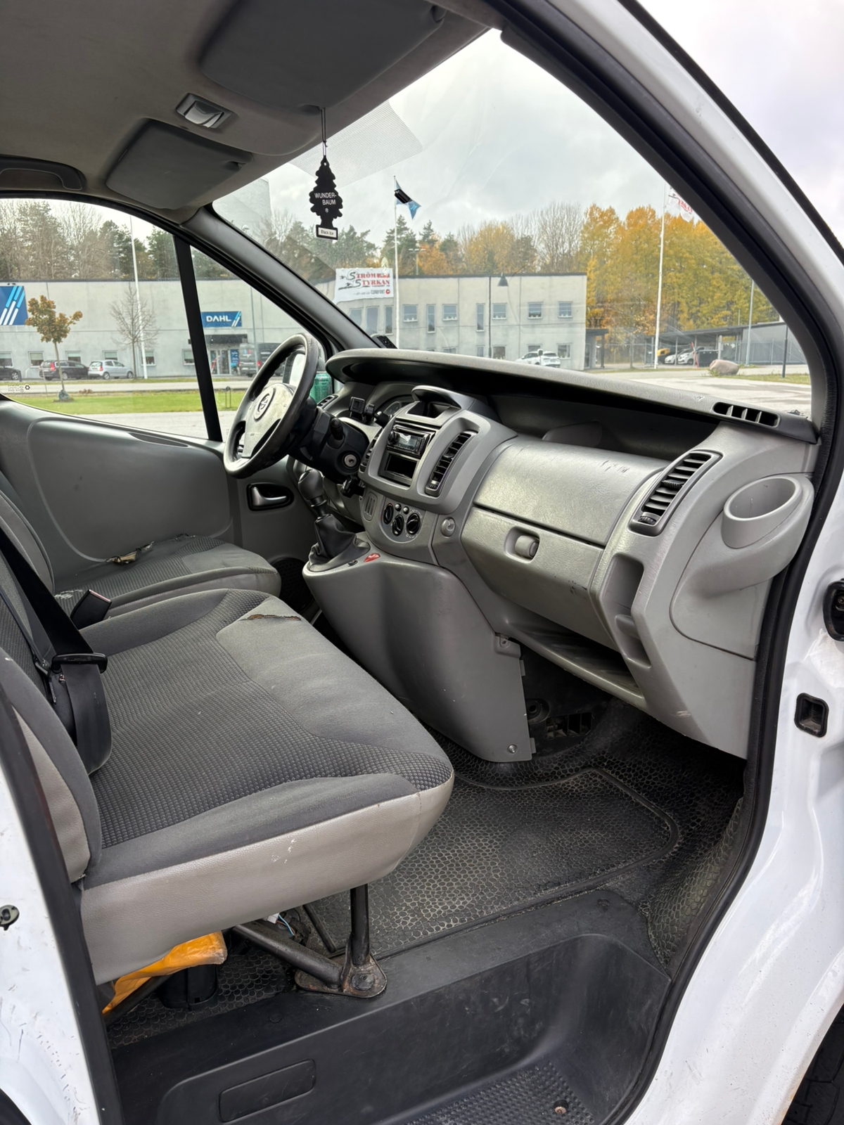 Opel Vivaro 2010, bild 6/6