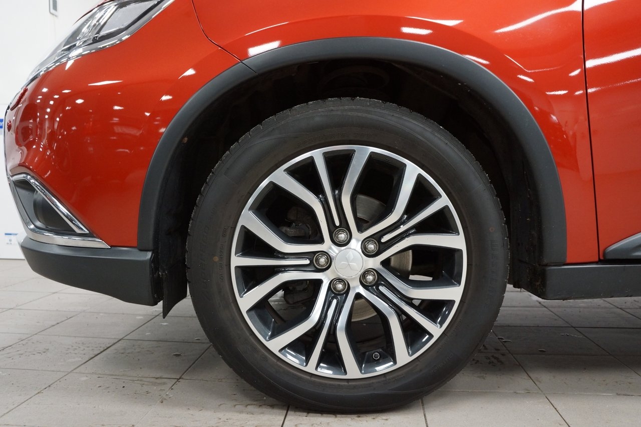 Mitsubishi Outlander Comfort 2017, bild 2/10