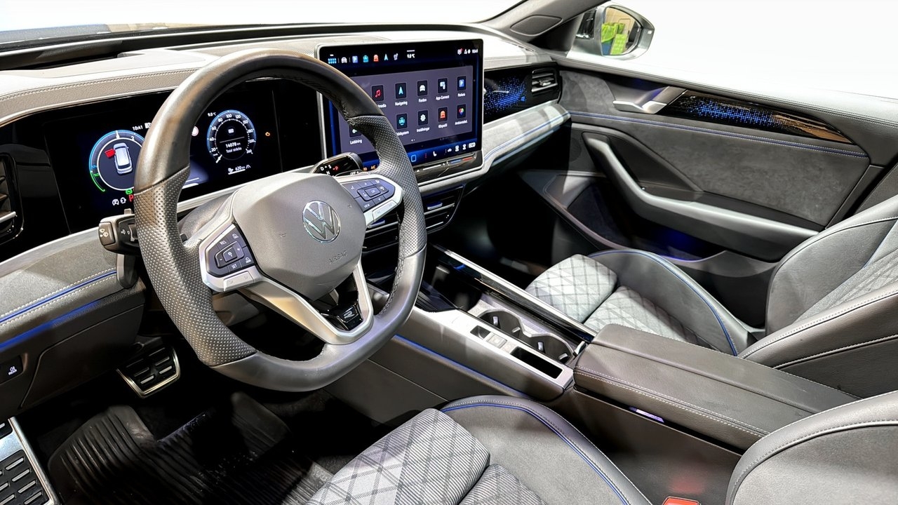 Volkswagen Passat R-Line 2026, bild 7/10
