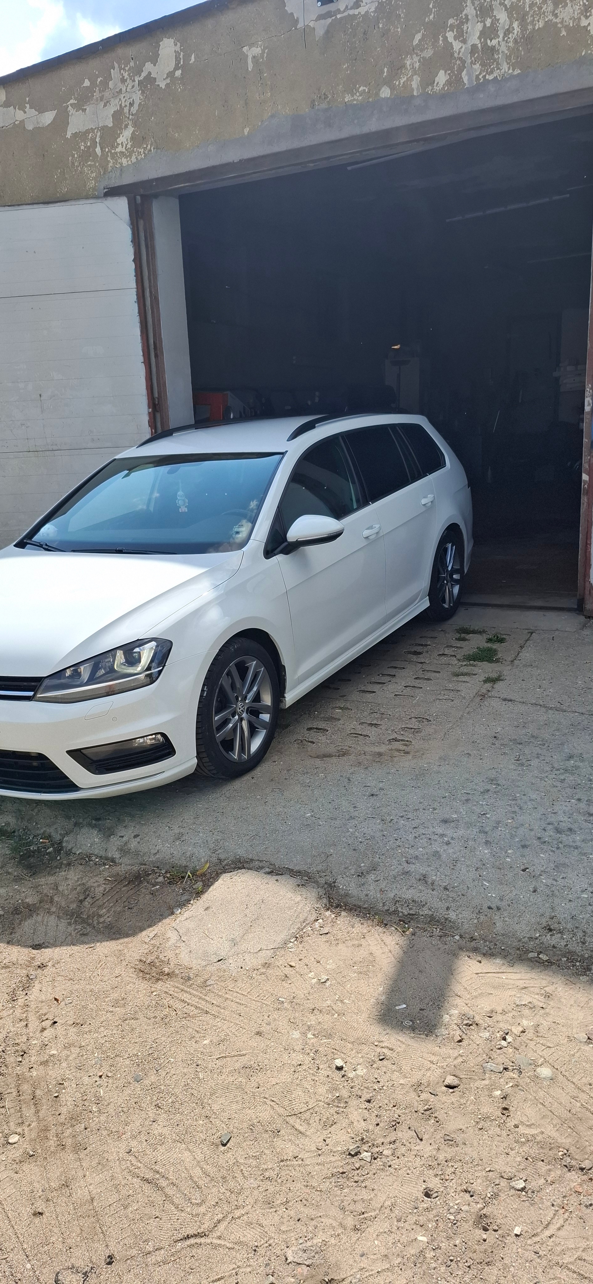 Volkswagen Golf 2.0 TDI R-Line 2015, bild 2/10