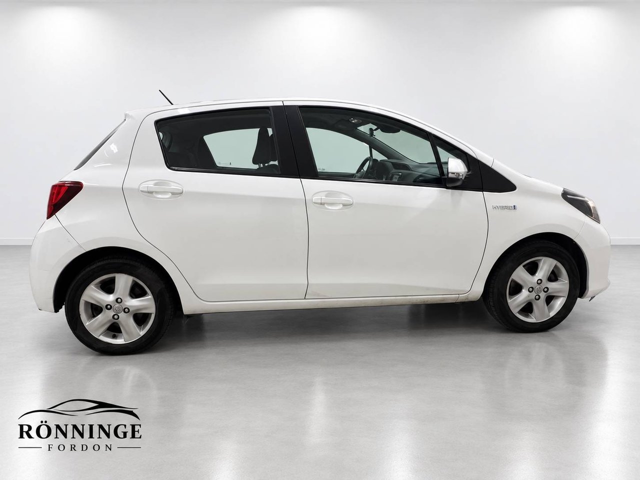 Toyota Yaris 1.5 Hybrid Active 2016, bild 6/10