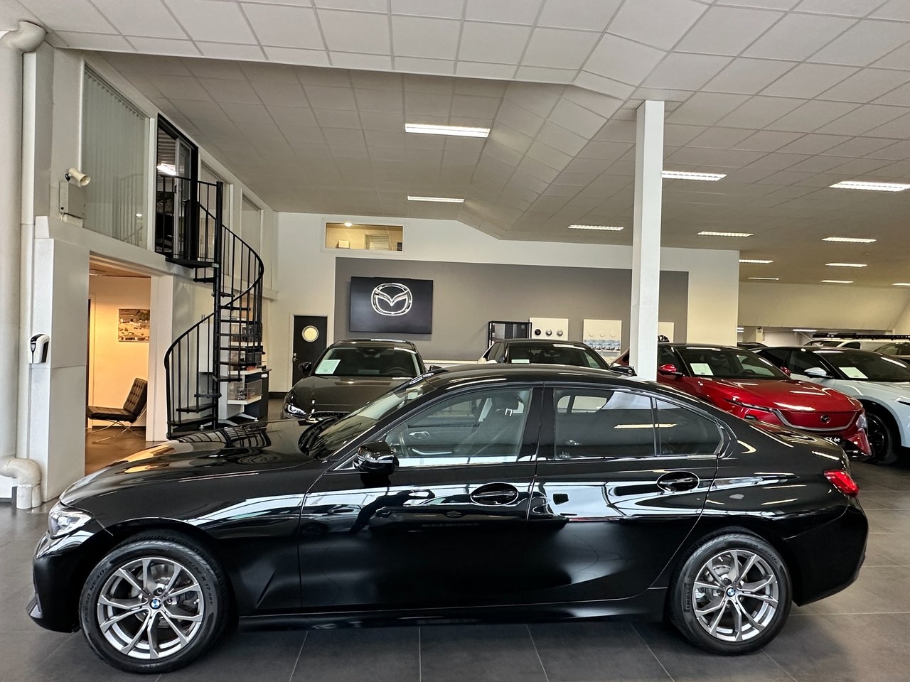 BMW 320d 2019, bild 2/10