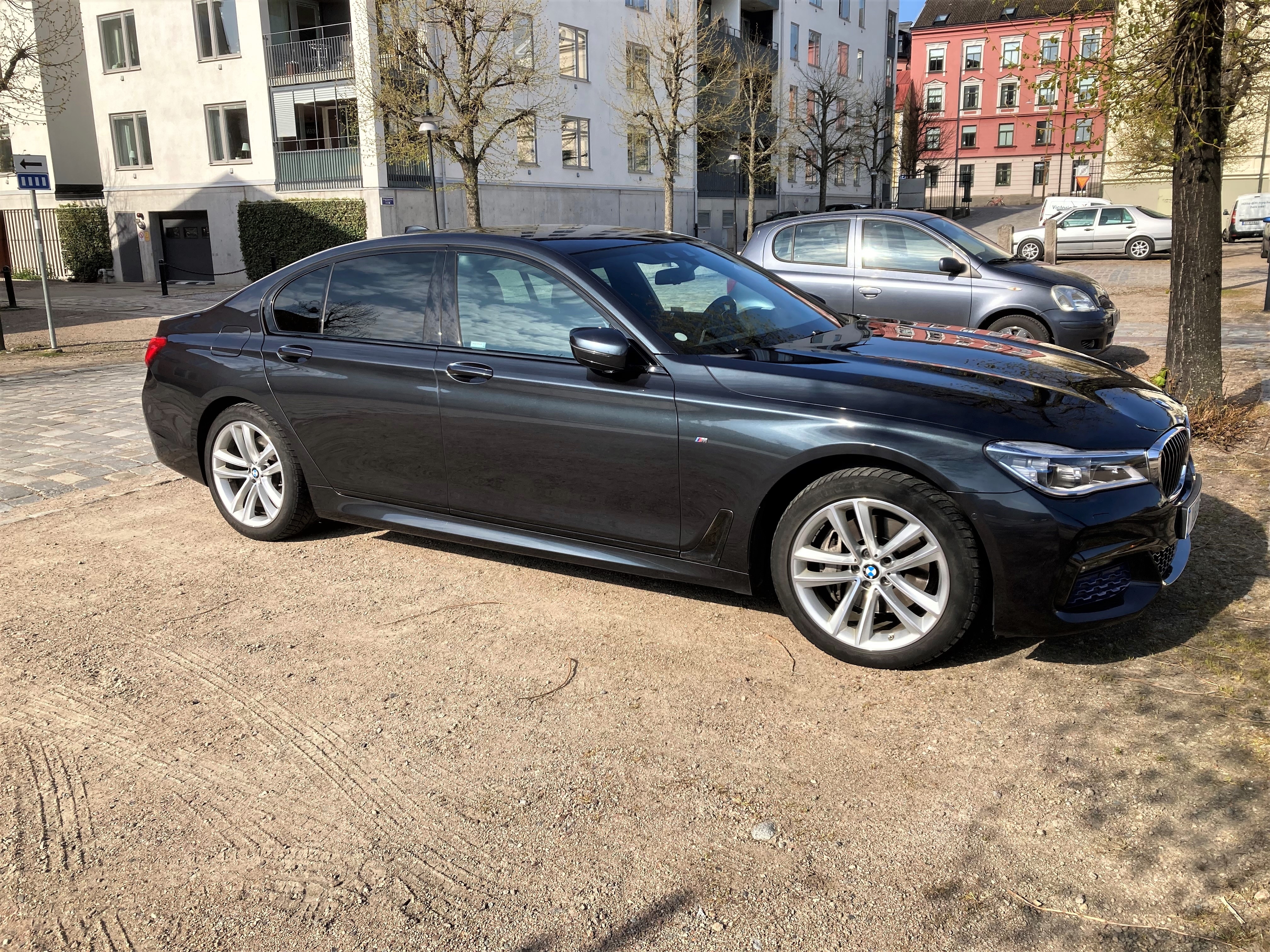 BMW 740 2017, bild 2/3