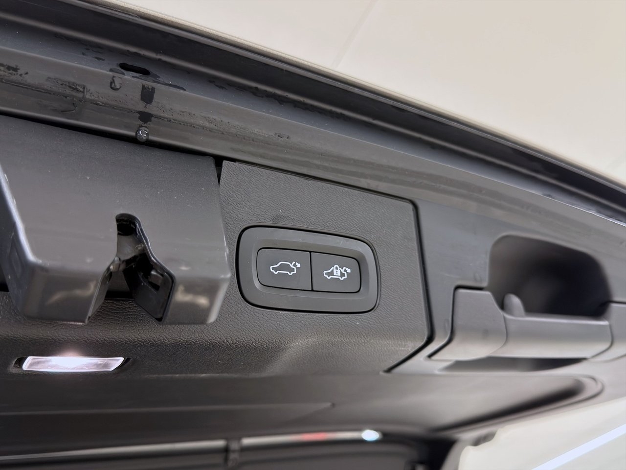 Volvo XC60 T6 Plus Dark 2025, photo 10/10