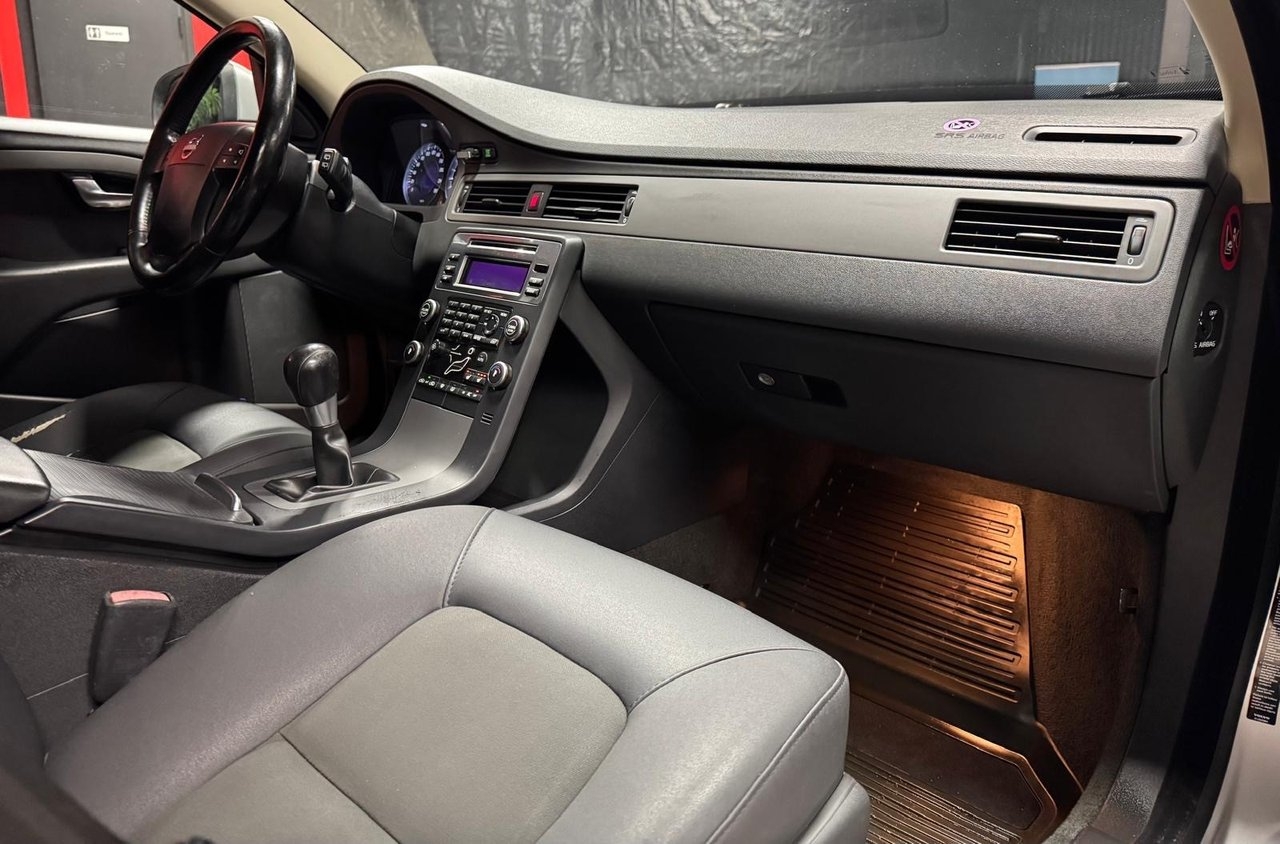 Volvo V70 2.0 2009, photo 7/10