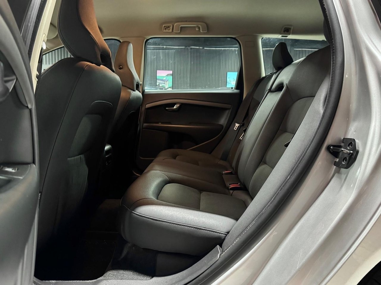 Volvo V70 2.0 2009, photo 6/10